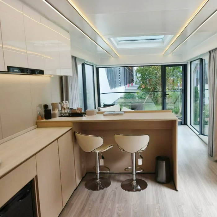 Capsule House with Kitchen